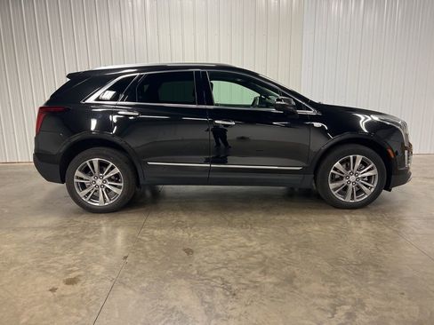 Used 2025 Cadillac XT5 Premium Luxury image 2