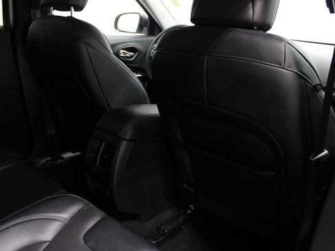 Used 2022 Jeep Cherokee Latitude Lux AWD/4WD image 22