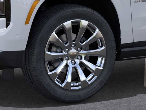 New 2026 Chevrolet Suburban Premier image 9