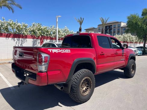 Used 2022 Toyota Tacoma TRD Off-Road w/ Technology Package image 2