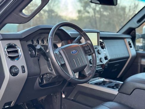 Used 2016 Ford F250 Lariat w/ Lariat Ultimate Package image 10