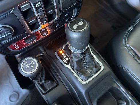 Used 2024 Jeep Wrangler Unlimited Rubicon 4xe AWD/4WD image 21