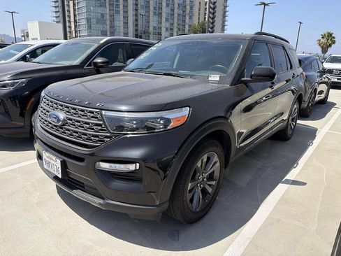 Used 2023 Ford Explorer XLT w/ Equipment Group 202A AWD/4WD image 12