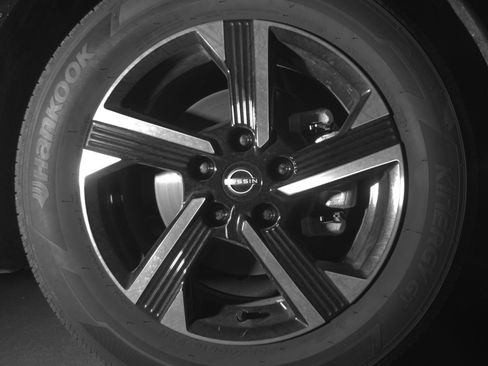 Used 2025 Nissan Sentra SV image 13