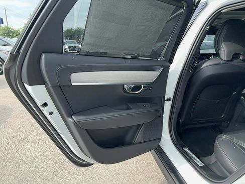 New 2025 Volvo V90 B6 Cross Country Ultra w/ Protection Package Premier image 15