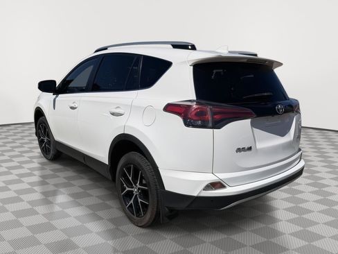 Used 2017 Toyota RAV4 SE w/ Advanced Technology Package image 5