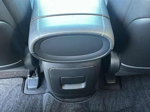 Used 2026 Hyundai Palisade SEL FWD image 32