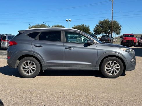 Used 2016 Hyundai Tucson SE w/ Option Group 02 image 4