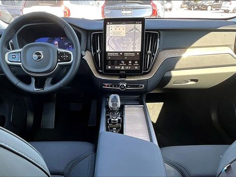 New 2026 Volvo XC60 B5 Core w/ Climate Package image 8