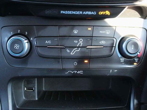 Used 2018 Ford Focus SE image 22