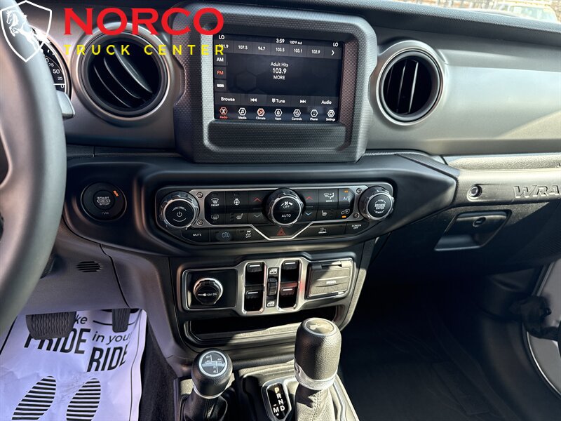 Used 2023 Jeep Wrangler Unlimited w/ Cold Weather Group AWD/4WD image 16