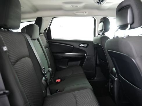 Used 2020 Dodge Journey SE w/ SE Popular Equipment Group FWD image 35