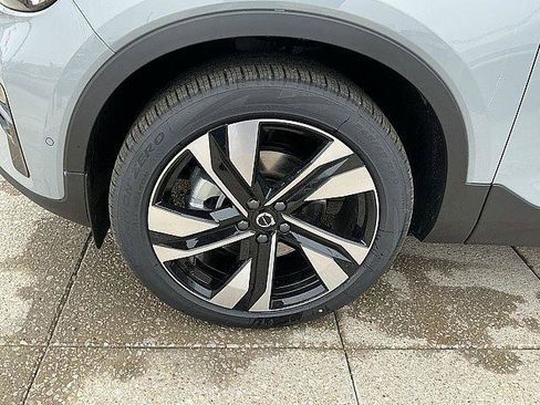 New 2026 Volvo XC40 B5 Plus w/ Protection Package Premier AWD/4WD image 12
