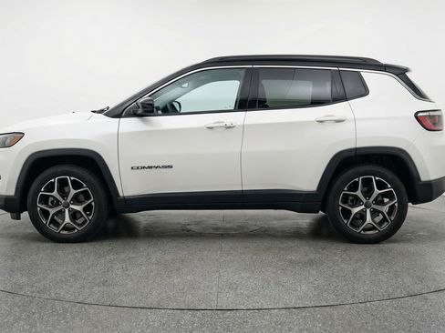 Used 2025 Jeep Compass Limited image 5