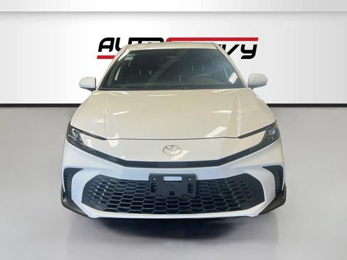 Used 2026 Toyota Camry SE FWD image 2