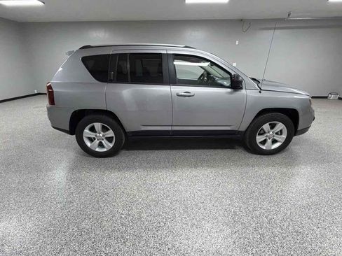 Used 2016 Jeep Compass Sport w/ Power Value Group FWD image 2