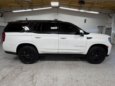 Used 2021 GMC Yukon Denali w/ Denali Premium Package AWD/4WD image 5