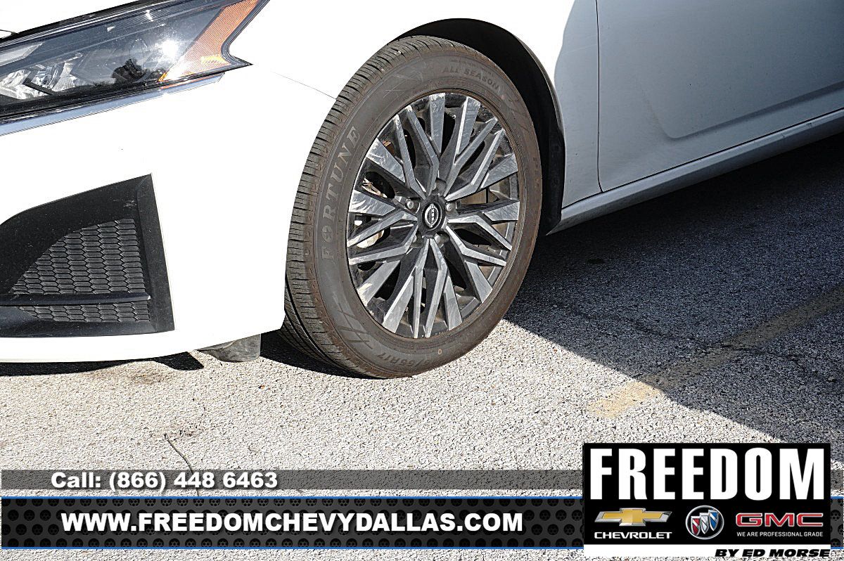Used 2025 Nissan Altima 2.5 SV FWD image 10