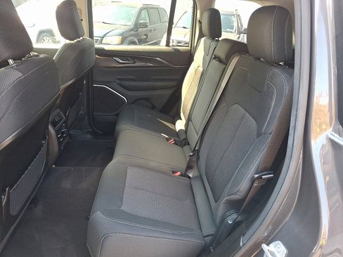 Certified 2022 Jeep Grand Cherokee Laredo w/ Luxury Tech Group I image 11