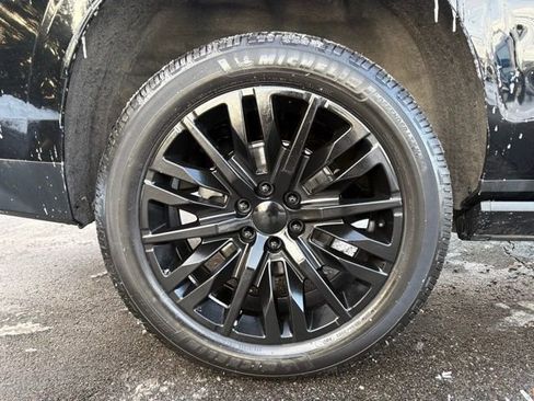 Used 2021 GMC Yukon XL Denali w/ Denali Premium Package image 17