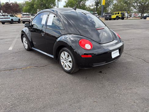 Used 2010 Volkswagen Beetle Coupe FWD image 8