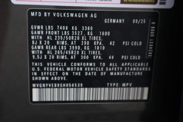 Certified 2025 Volkswagen ID. Buzz Pro S Plus AWD/4WD image 31