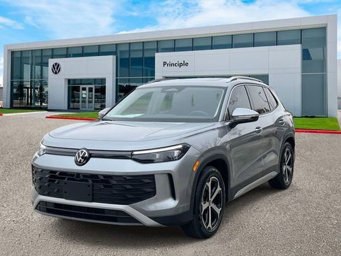 New 2026 Volkswagen Tiguan SE FWD image 1