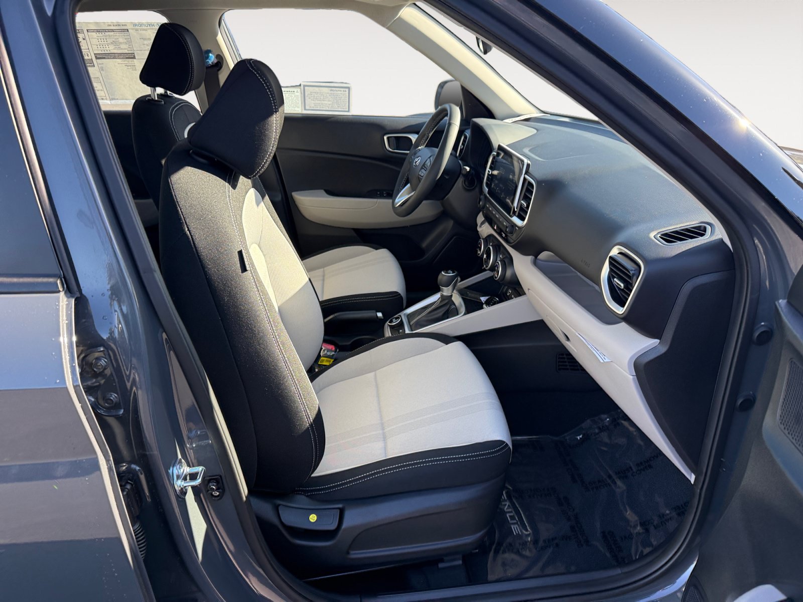 New 2026 Hyundai Venue SEL FWD image 19