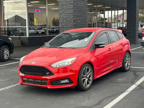 Used 2015 Ford Focus ST image 8