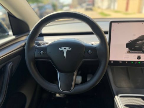 Used 2023 Tesla Model Y Performance AWD/4WD image 26