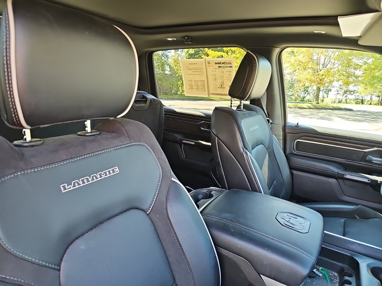 Used 2025 RAM 1500 Laramie w/ Sport Appearance Package AWD/4WD image 11