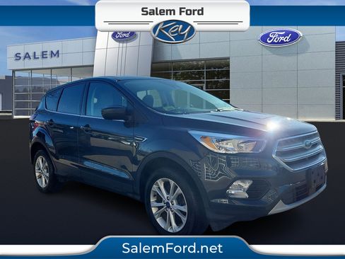 Used 2019 Ford Escape SE image 1