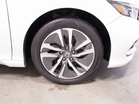 Used 2018 Honda Accord EX image 10