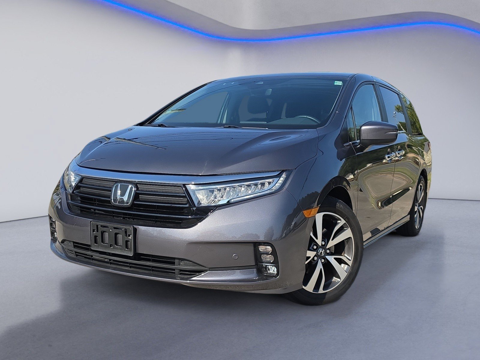 Used 2023 Honda Odyssey Touring image 2