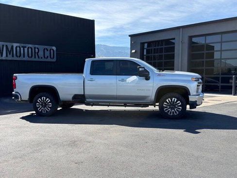 Used 2023 Chevrolet Silverado 2500 LT w/ Convenience Package AWD/4WD image 3