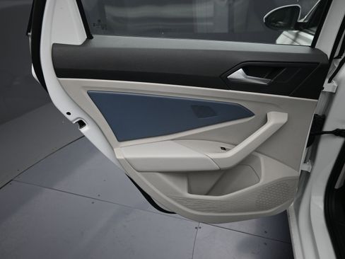 Used 2025 Volkswagen Jetta SE w/ Black Wheel Package image 13