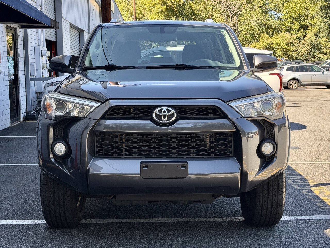 Used 2016 Toyota 4Runner SR5 AWD/4WD image 2