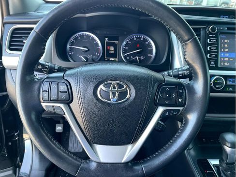 Used 2019 Toyota Highlander Limited Platinum AWD/4WD image 13