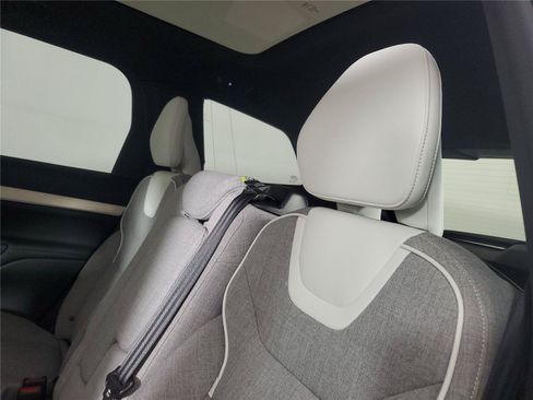 Certified 2025 Volvo EX90 Ultra AWD/4WD image 12