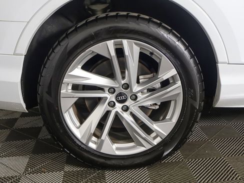 Used 2021 Audi Q7 2.0T Premium w/ Convenience Package image 24