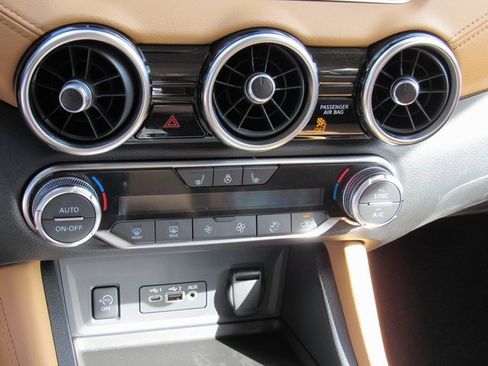 New 2025 Nissan Sentra SV image 18