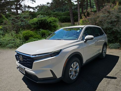 Certified 2024 Honda CR-V LX image 3