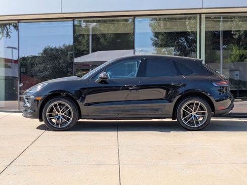 Certified 2025 Porsche Macan image 2