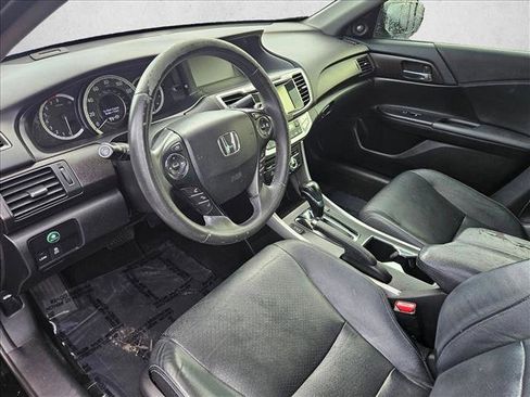 Used 2015 Honda Accord Touring image 10