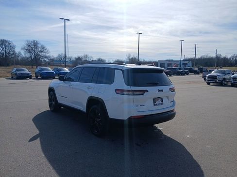 Used 2023 Jeep Grand Cherokee L Limited w/ Black Appearance Package image 5