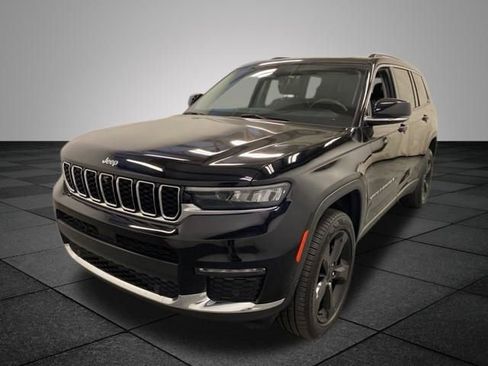 Used 2023 Jeep Grand Cherokee L Limited w/ Luxury Tech Group II AWD/4WD image 3