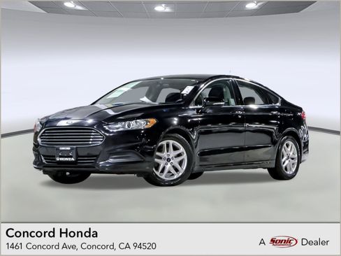Used 2016 Ford Fusion SE image 1