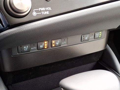 New 2025 Lexus ES 350 Premium image 17