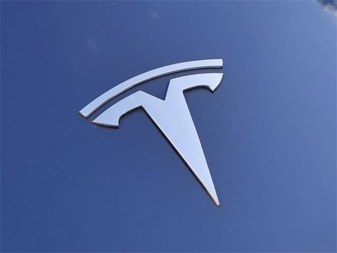 Used 2020 Tesla Model Y Long Range image 13