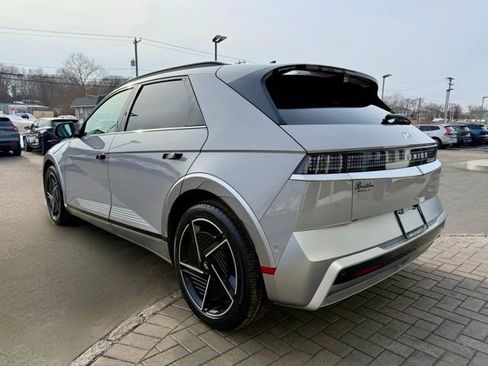 Used 2025 Hyundai Ioniq 5 Limited image 8